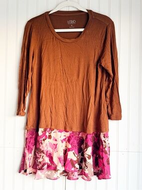 LOGO by Lori Goldstein Size M Layered Hem Tunic Top Floral Hi Low Boho Top